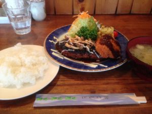 照り焼きハンバーグとチキンカツのセット